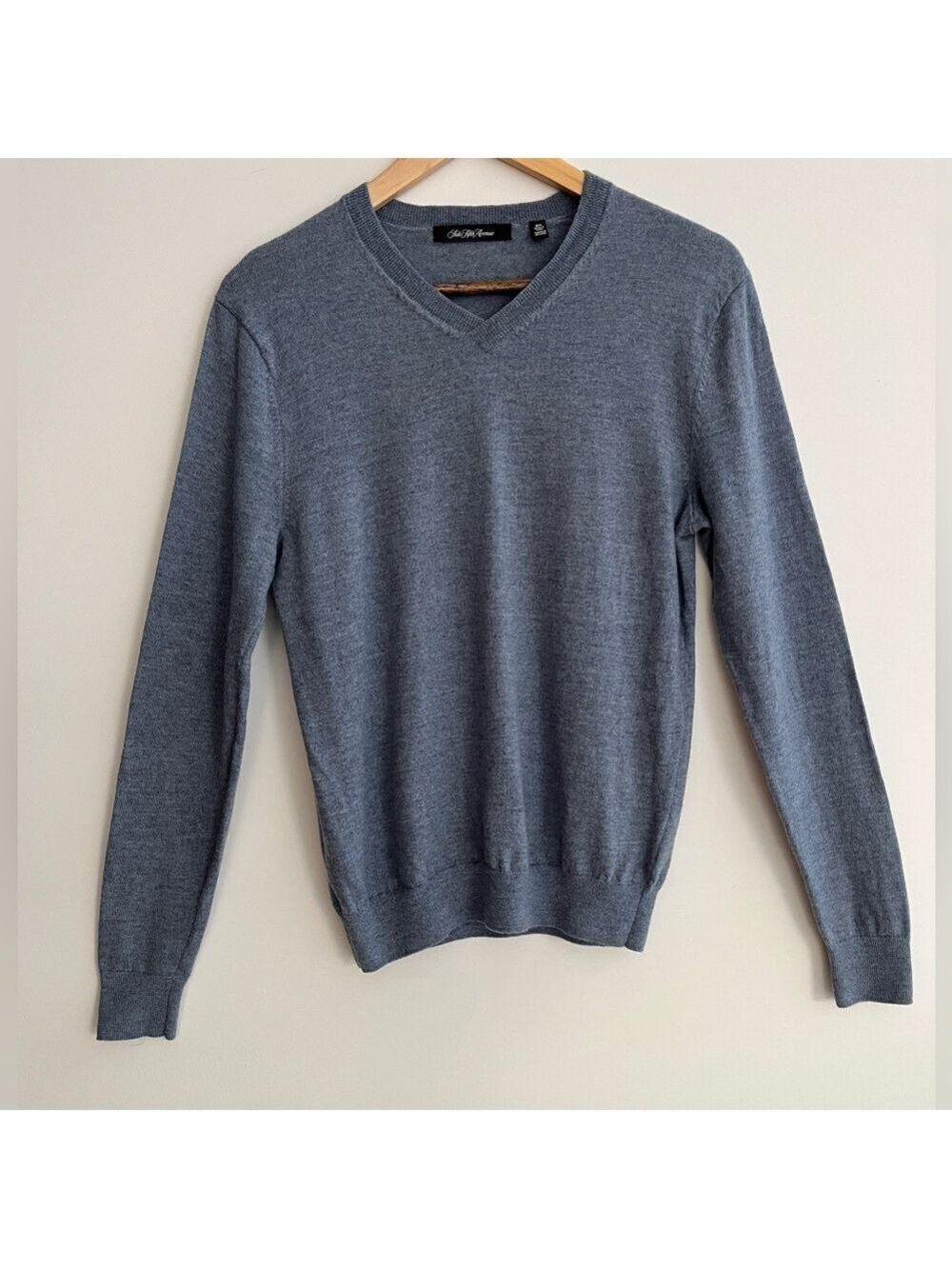 SAKS 5TH AVENUE 100% Merino Wool Pullover Sweater V Neck Academia Quiet Luxury